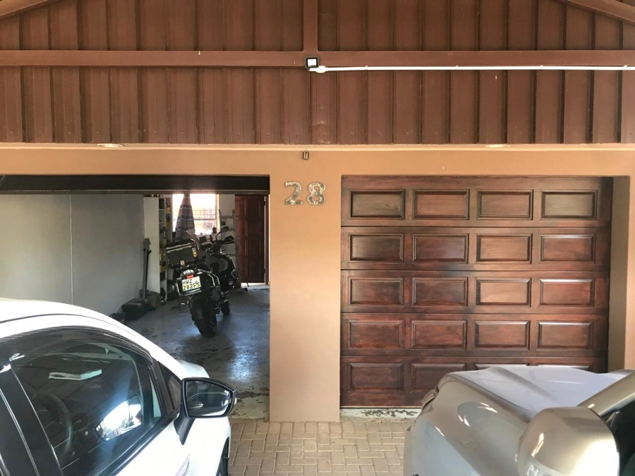 4 Bedroom Property for Sale in Heuwelsig Free State